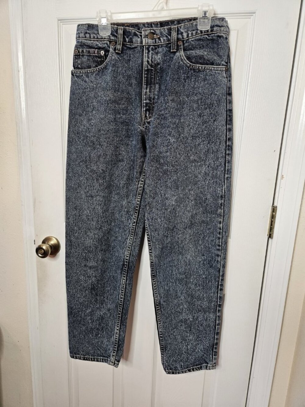 Levi’s 550  blue jeans Men’s  Vintage 90s 33x30 USA NO TAG STONE WASH TAPORED